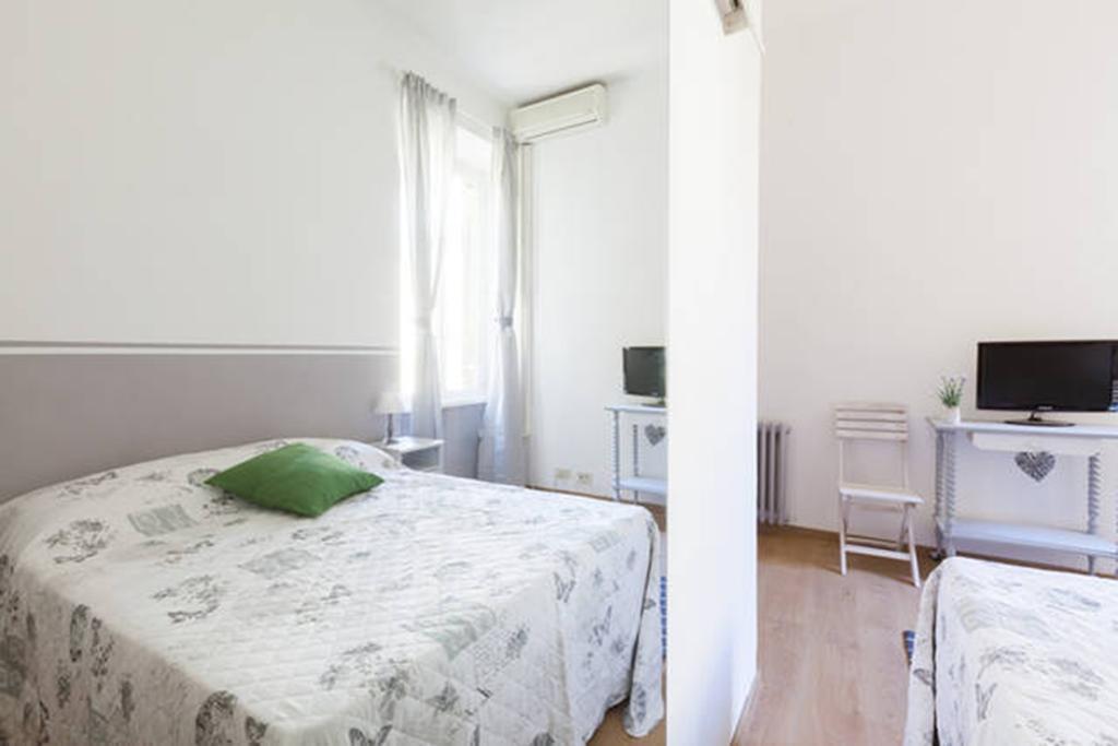 Domus Merulana Bed And Breakfast Rome Room photo